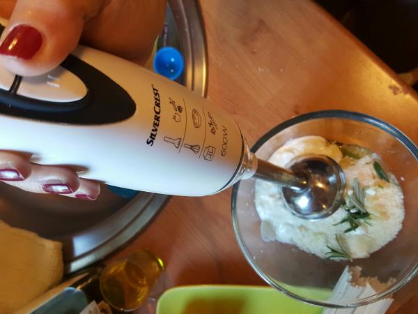 Kako vključiti rožmarin v slasten obrok